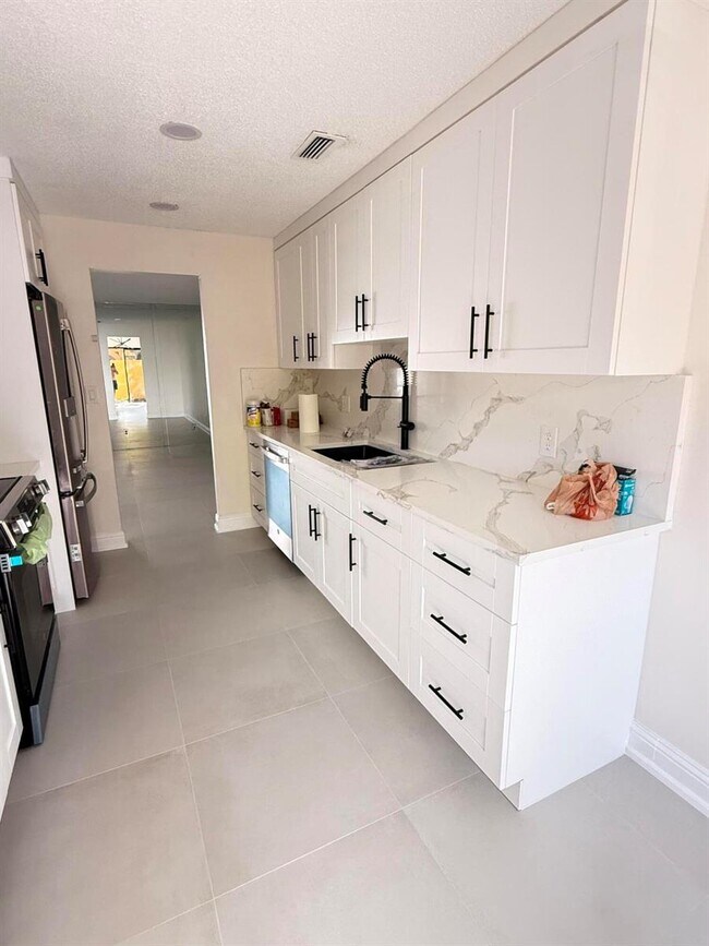 Building Photo - 4538 NW 90th Ave