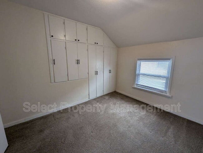 Building Photo - 122 W Creighton Ave