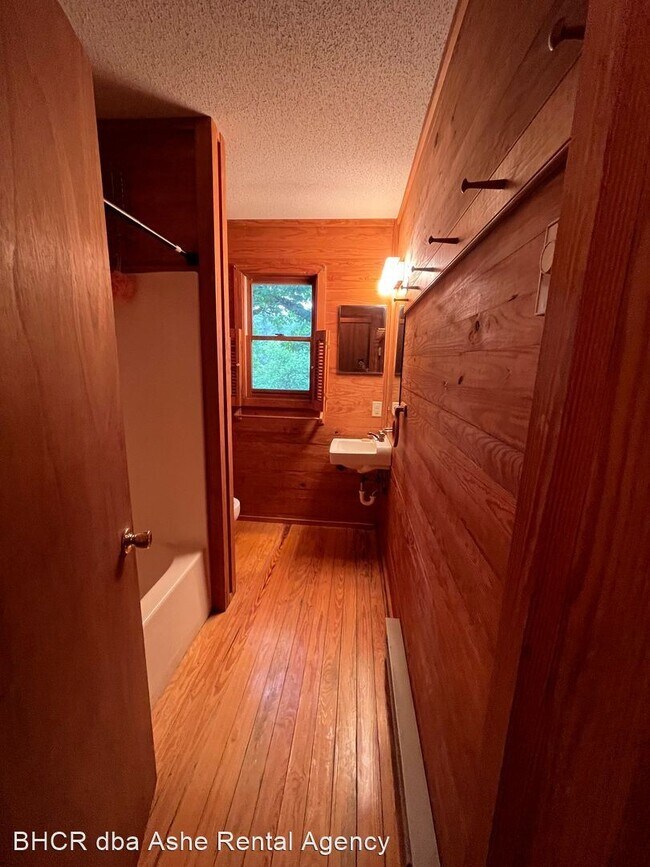 Building Photo - 2 br, 2 bath House - 326 Monticello Dr