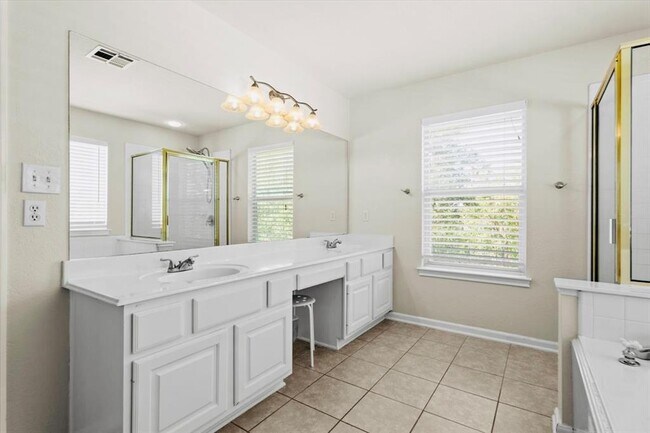 Building Photo - 3112 Burks Ln