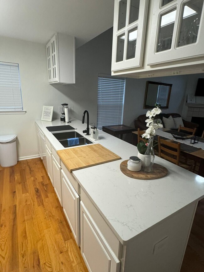 Building Photo - 1334 Pawnee Pointe Ct