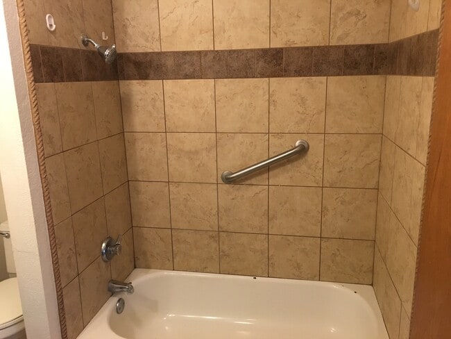 Building Photo - 9807 Memphis Ave