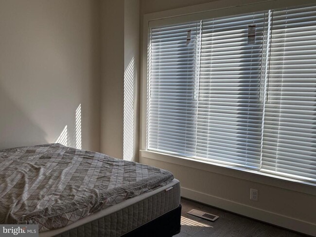 Building Photo - 6611 Eames Wy