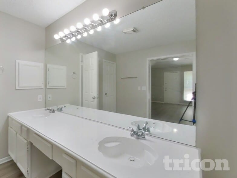 Building Photo - 13830 Keyworth Dr