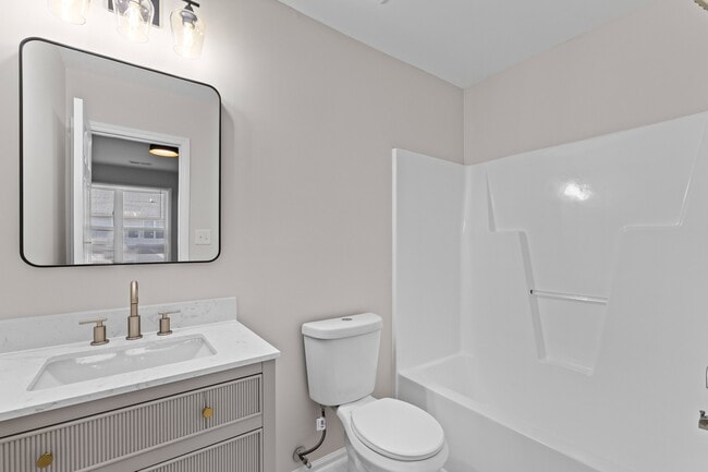 Building Photo - 365 E Williams St