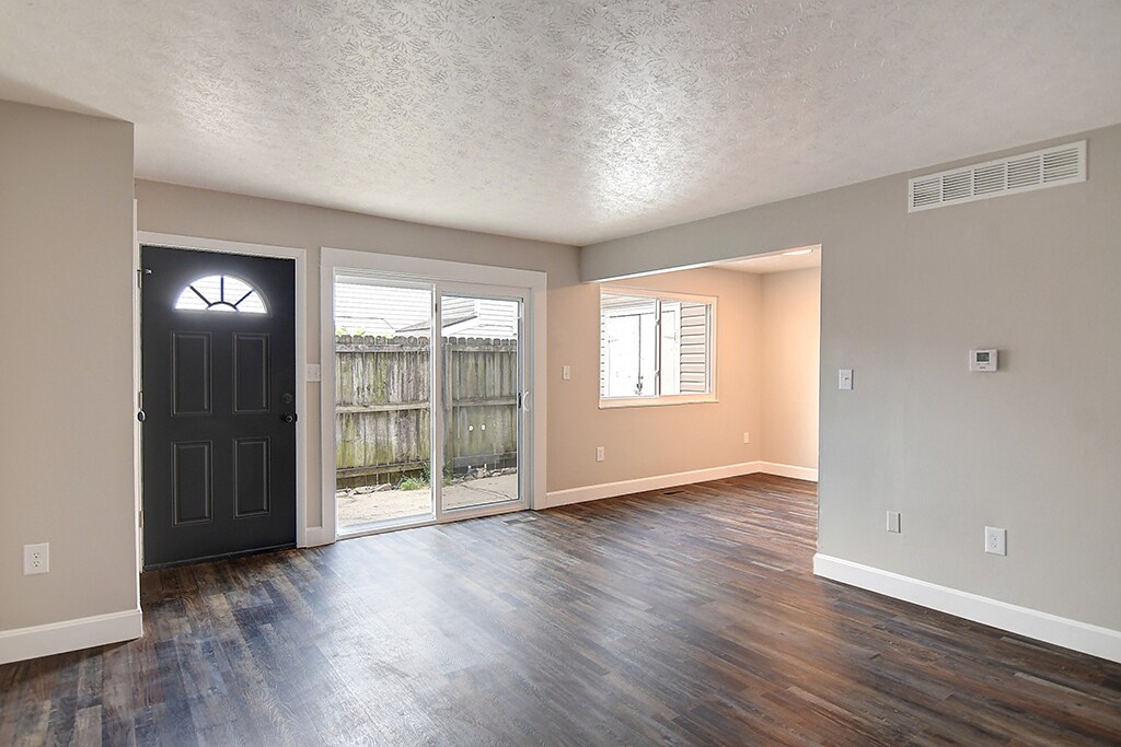 Building Photo - 306 Chadwick Pl