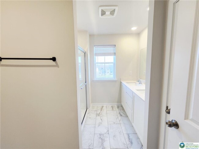 Building Photo - 7699 Clayton Ave