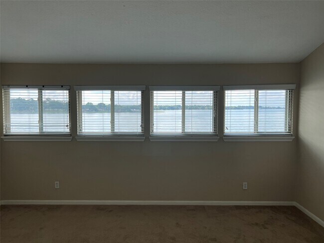 Building Photo - 7041 Kingston Cove Ln