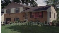 Building Photo - 1422 Benson Dr