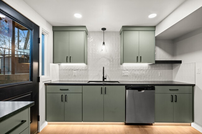 Building Photo - 3840 S 775 E