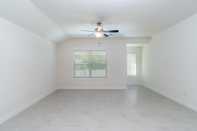 Building Photo - 40315 S Hill Pass