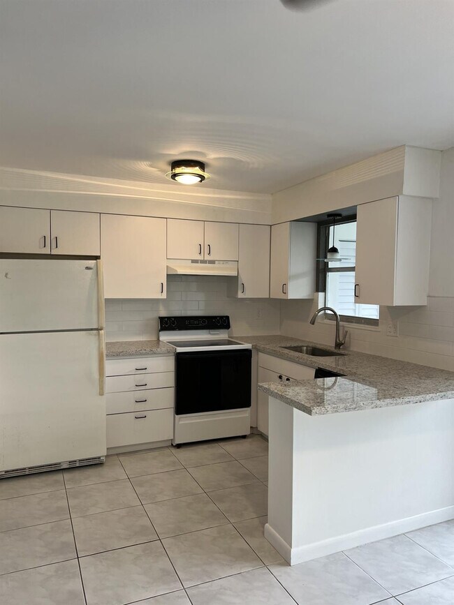 Primary Photo - 1100 SE 4th Ave