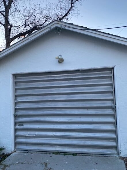 Garage - 1216 S 7th St