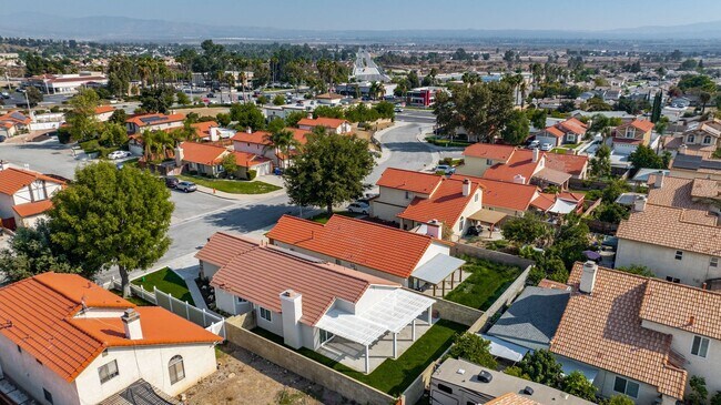 Building Photo - COMING SOON - Beautiful Highland Home