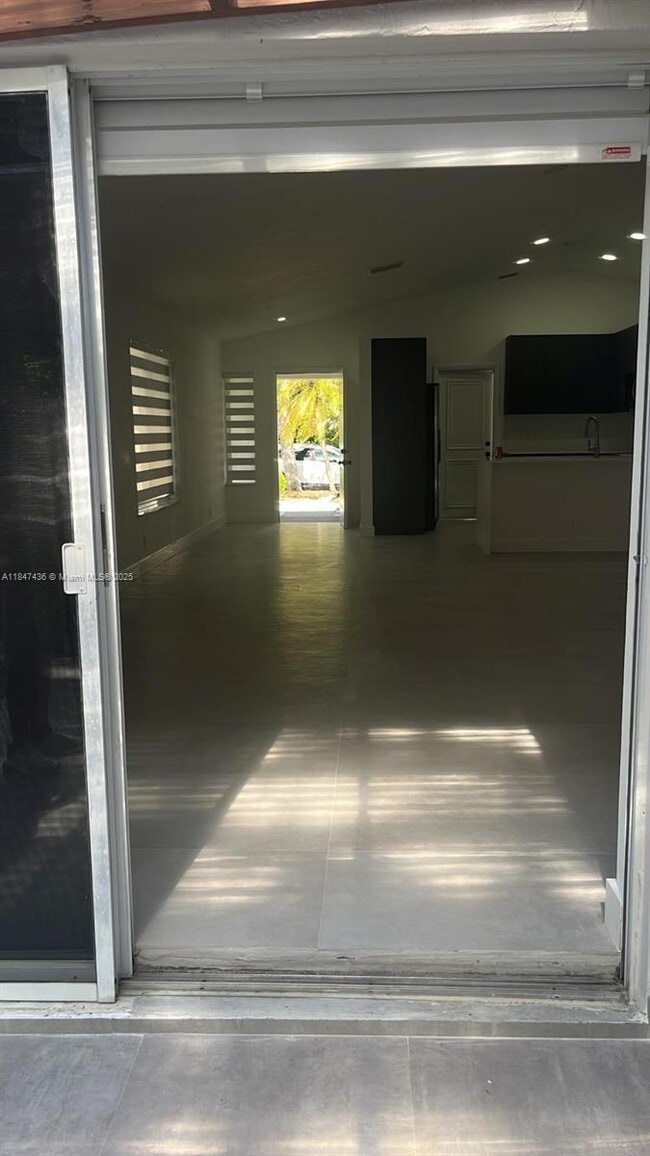 Building Photo - 591 Talavera Rd