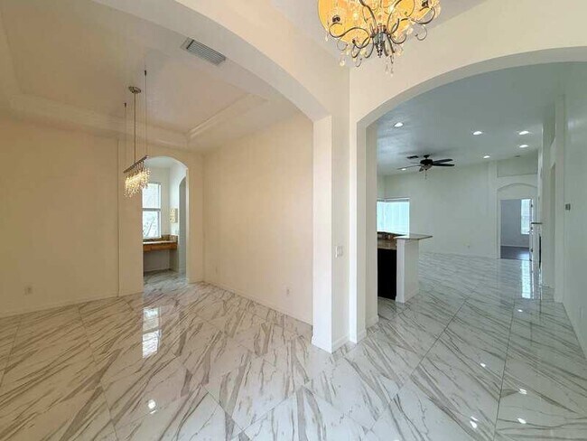 Building Photo - 9512 Greenpointe Dr