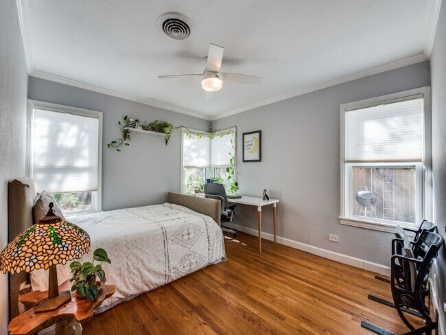 Building Photo - 3 Bedroom in Alamo Height ISD