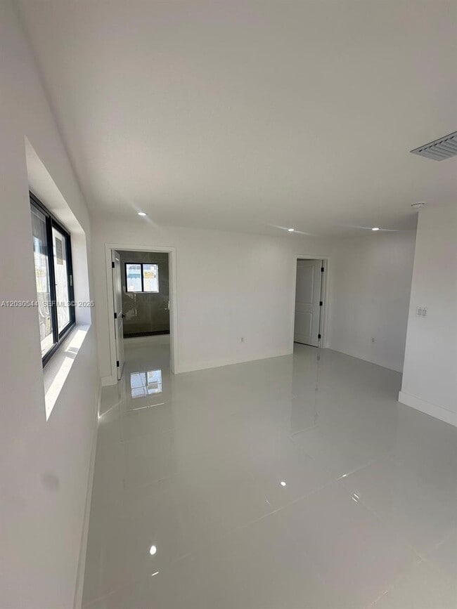 Building Photo - 2041 NW 190th Terrace