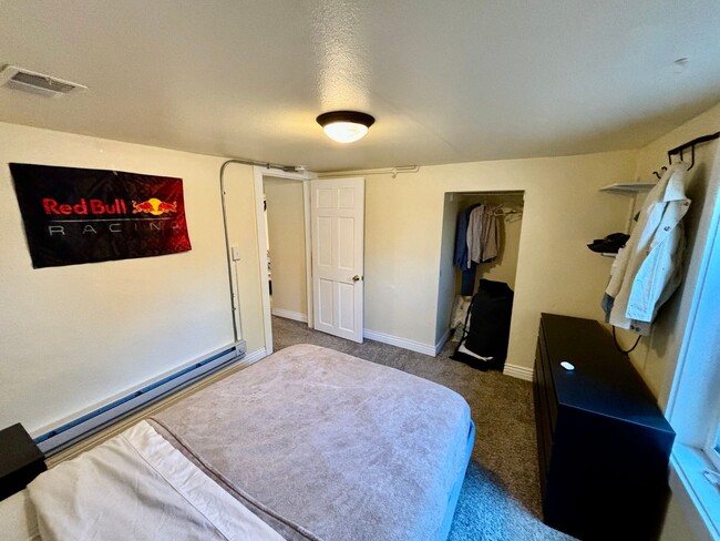 Building Photo - Cozy 2-Bed Downstairs Duplex, Close to CSU...