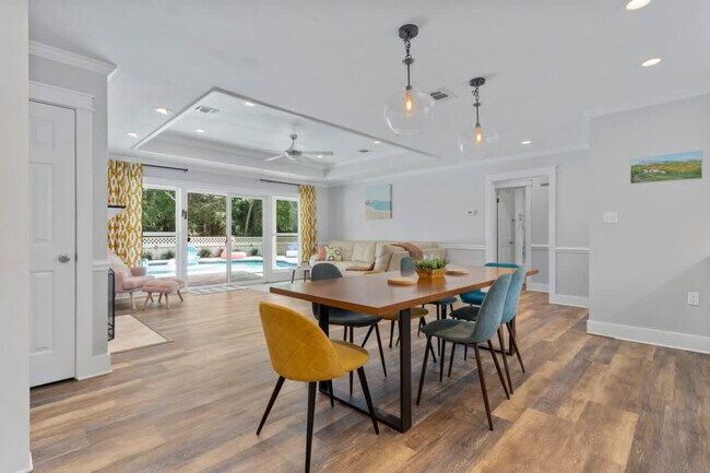 Building Photo - 9200 Pointe Aux Chenes Rd