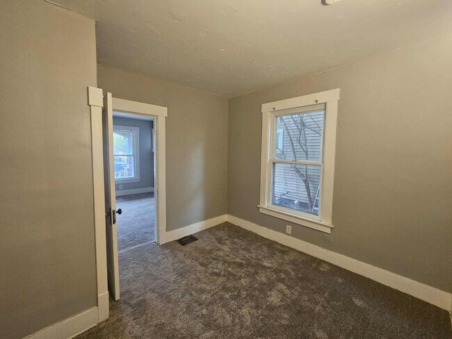 Building Photo - 1330 Louisiana Ave NW