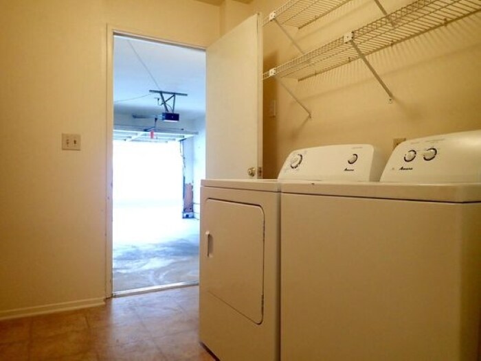 LUNDRY ROOM - 4240 Lost Hills Rd