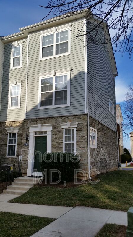 Building Photo - 21792 Dragons Green Square