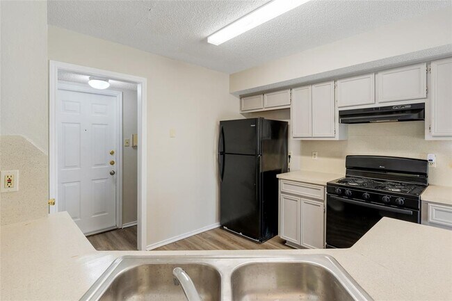 Building Photo - 1717 Parkfield Cove