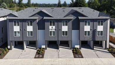 Building Photo - Brand New Luxury Townhomes - Avail Nov 1st!