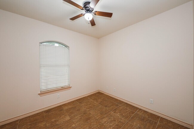 Building Photo - 2306 Leo Reyes Ct