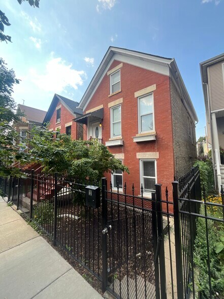Primary Photo - 2316 W Melrose St
