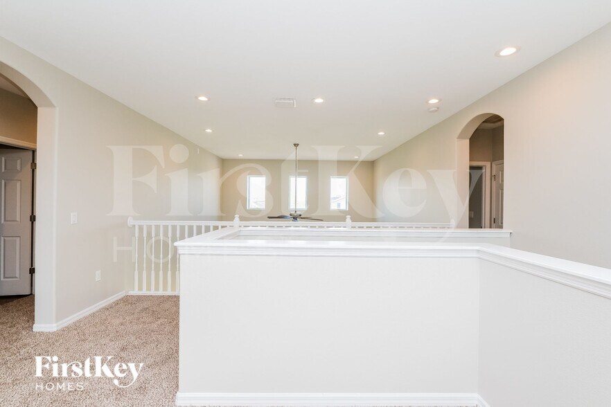 Building Photo - 8308 Round Leaf Ln