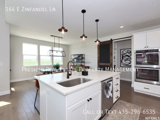 Building Photo - 164 E Zinfandel Ln