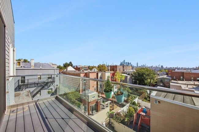 Building Photo - 306 New York Ave