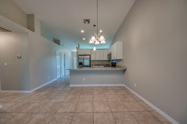 Building Photo - 3018-3020 SW 15th Pl