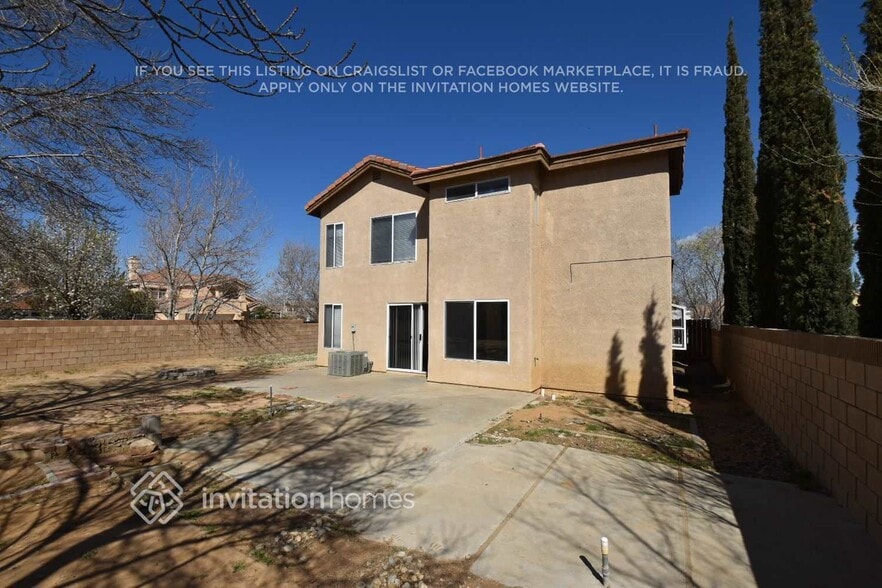 Building Photo - 5516 W Ave L 6