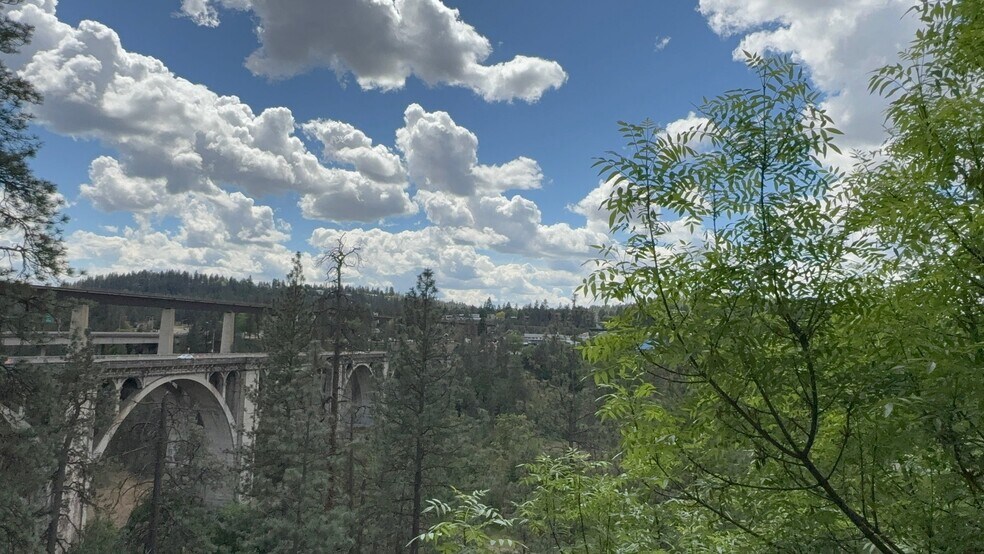 Building Photo - 504 S Coeur d'Alene St