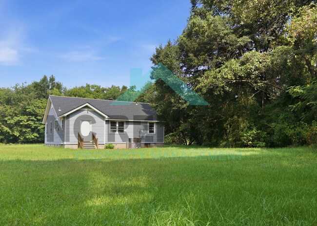 Building Photo - 141 Marthas Ln-