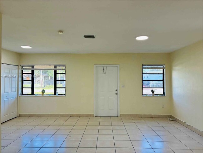 Building Photo - 275 NW 190th St