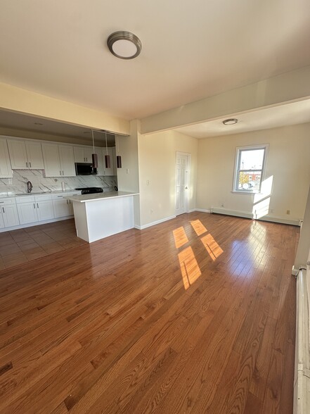 Building Photo - 1820 Unionport Rd