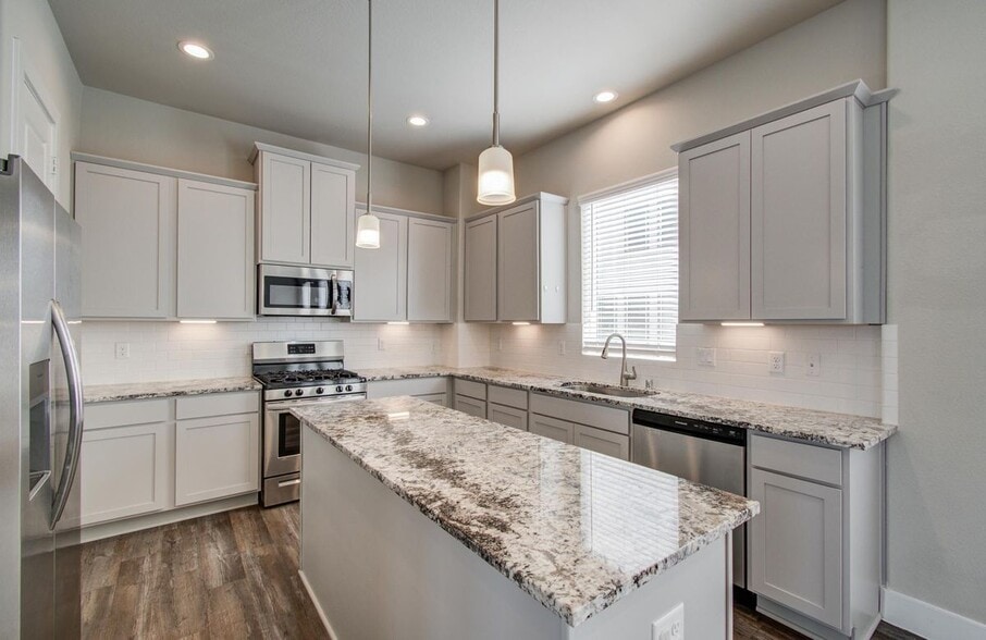 Building Photo - 1741 Cove Cres Ct