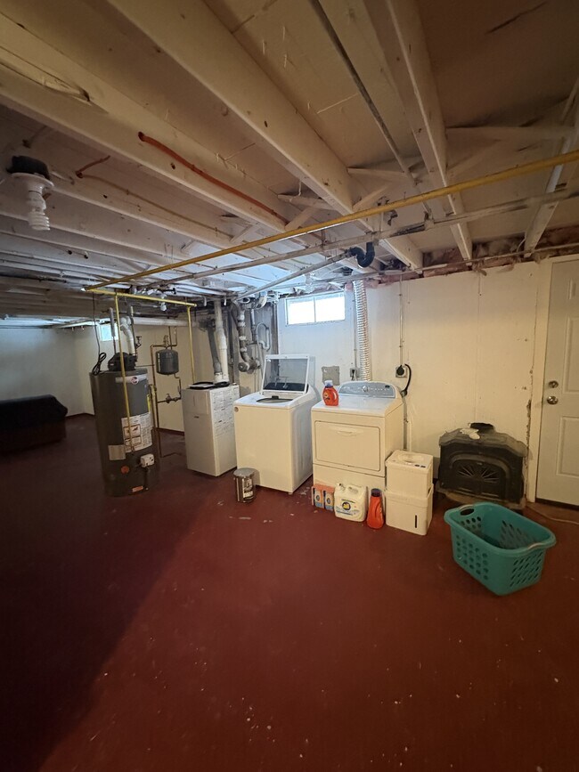 Building Photo - 7 Old Farm Rd