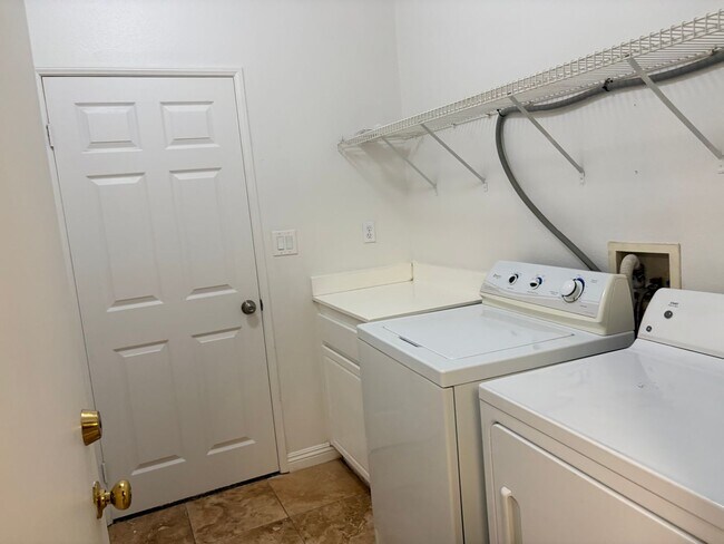 Building Photo - SINGLE STORY HOME LEASE AVAILABLE IN MENIFEE!!!