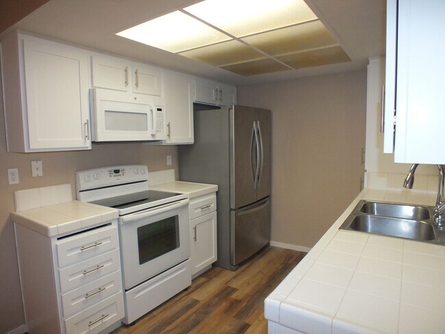 Building Photo - 3 br 2.5 bath Cameron Park Townhome