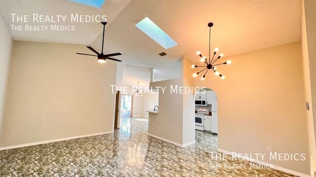 Building Photo - 14405 Lake Price Dr