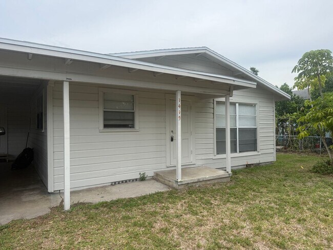 Building Photo - 3 bedroom 1 bath