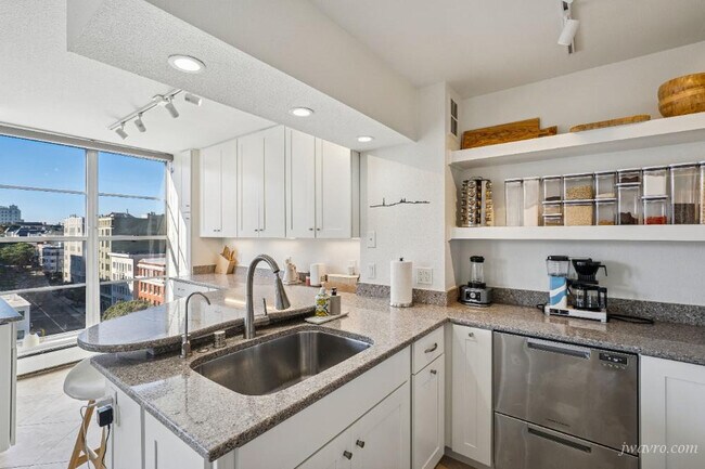 Building Photo - 2040 Franklin St