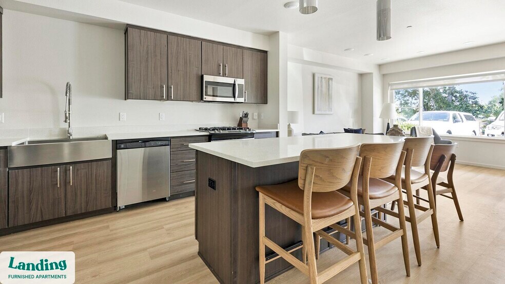 Building Photo - 11505 NE Yacht Harbor Dr