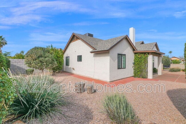 Building Photo - 1625 E Jerome Ave