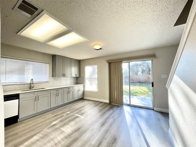 Building Photo - 2601 Byfield Dr